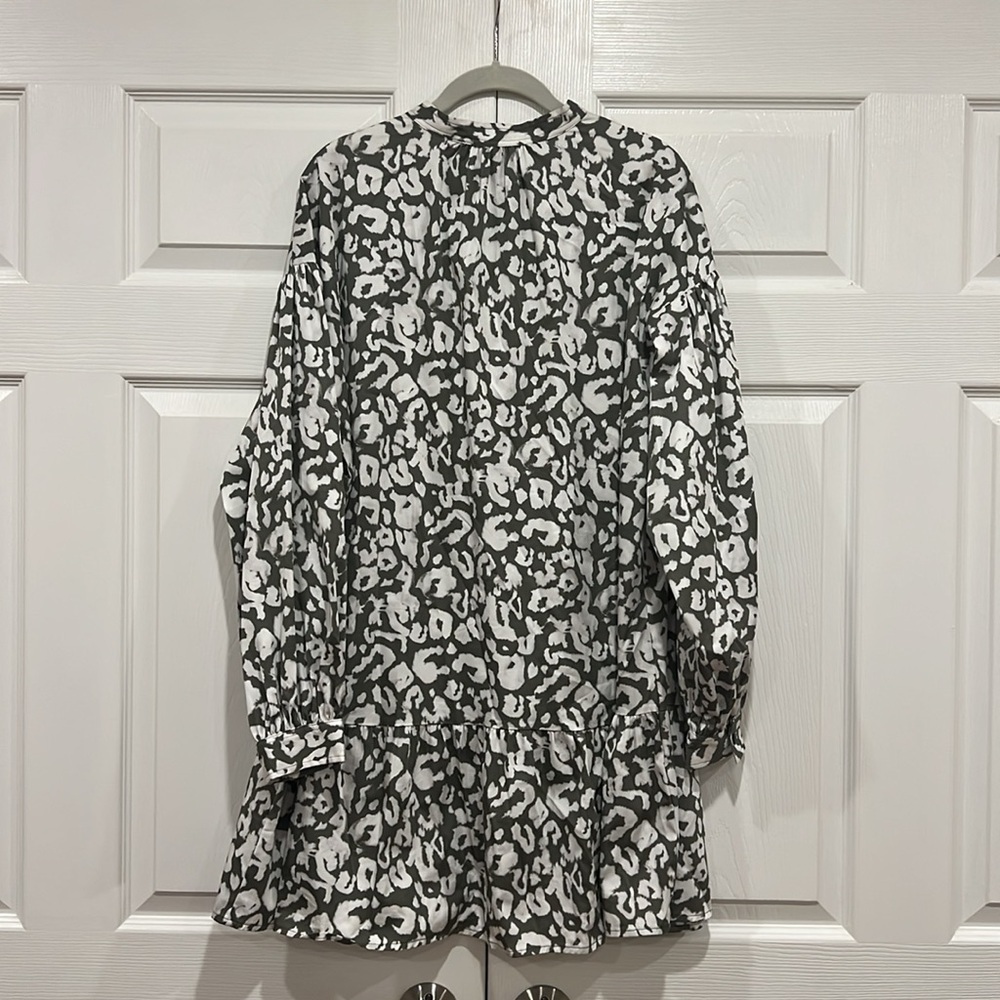 ELIZABETH AND JAMES Drop Waist Dress Womens Animal Print Size Medium - Picture 2 of 8